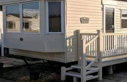 Chapel Saint Leonards Apartment | captivating three bedroom caravan tv in each room