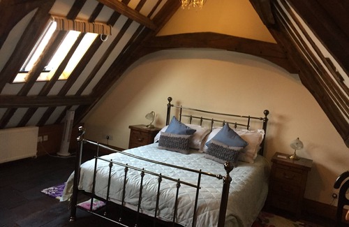 Ipswich Apartment | Captivating Tudor 2 Bedroom Apartment in Ipswich