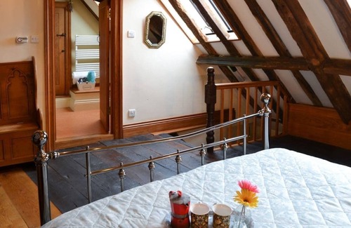 Ipswich Apartment | Captivating Tudor 2 Bedroom Apartment in Ipswich