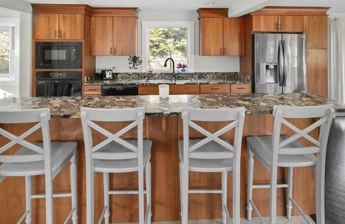Jamestown House | Captivating Village Summer & Academic Year Rental