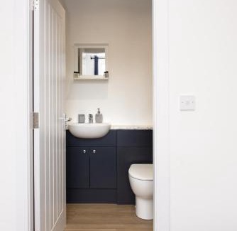 Berwick-upon-Tweed House | Cara Lodge, Comfortable Self Check-in En-suite Guest Rooms