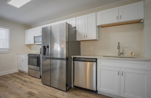 Athens House | Cara's Cottage - 2 miles from Sanford Stadium