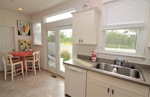 Bermuda Bay House | Carabelle's Fish House At Bermuda Bay, Waterpark & Pool, 1 Mile from Beach!