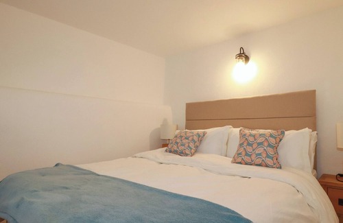 Liskeard Cottage | CARADON COTTAGE, romantic, with open fire in Pensilva