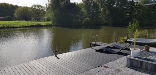 Ooltgensplaat Ski Chalet | Carafun aan het water Ooltgensplaat