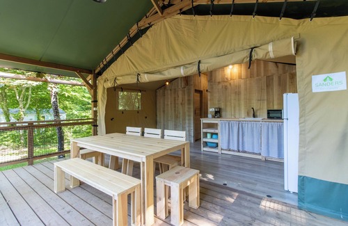 Saint-Martial-de-Nabirat RV Rental | Caravan 'Lodge 8 Personnes' with Shared Pool, Private Terrace and Wi-Fi