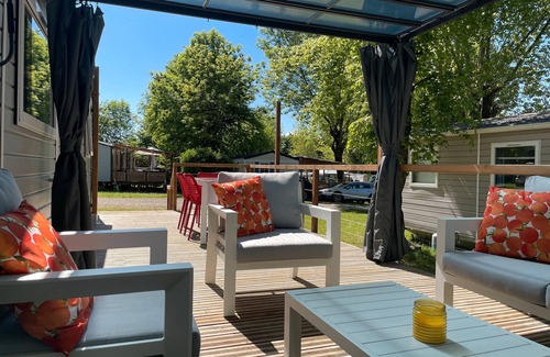 Thonon-les-Bains RV Rental | Caravan 'Les Bord Du Lac Leman' with Lake View, Shared Terrace and Private Garden