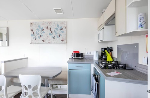 Coulanges RV Rental | Caravan 'Mobil-home Excellence - 3 Chambres' with Shared Pool, Wi-Fi and Air Conditioning