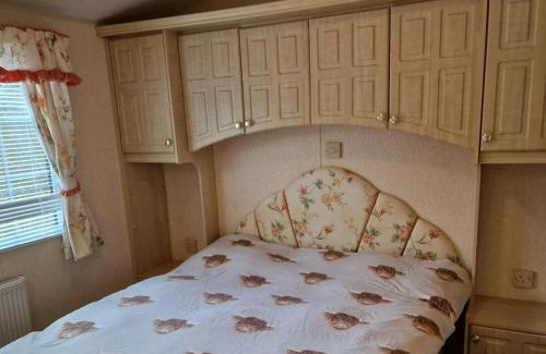 Newton Stewart Apartment | Caravan - Sleeps 4 - Pet friendly - Parking