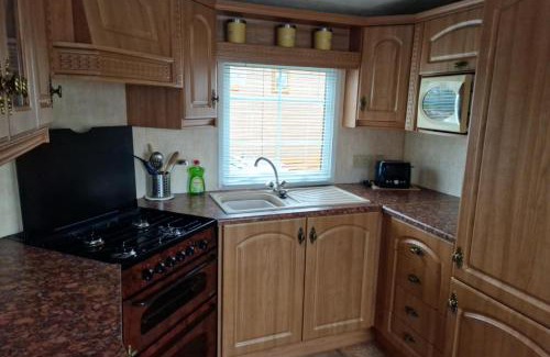 Newton Stewart Apartment | Caravan - Sleeps 4 - Pet friendly - Parking