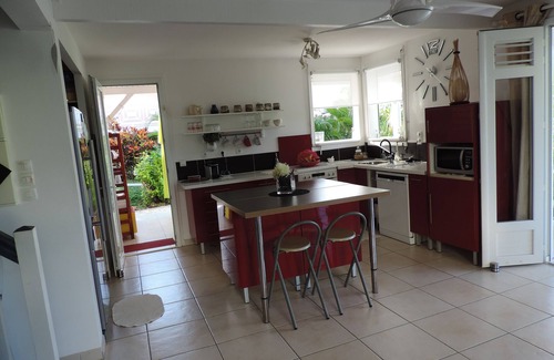 Tartane Villa | Caravelle peninsula, opulent villa with swimming pool, seafront