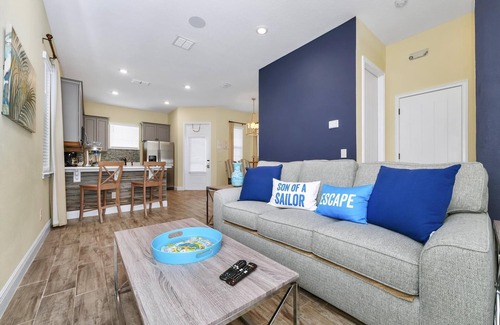 West Kissimmee Cottage | Caraway Cove Cottage near Disney with Margaritaville Resort & Island H2O Access.