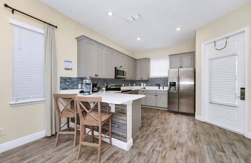 West Kissimmee Cottage | Caraway Cove Cottage near Disney with Margaritaville Resort & Island H2O Access.