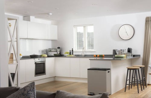 Carbis Bay House | Carbis Bay Lodge, 69 Una - luxury lodge with private hot tub and spa access