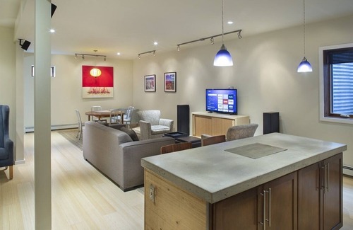 Carbondale Apartment | Carbondale Oasis | Parkside, Spacious, D/T, Modern