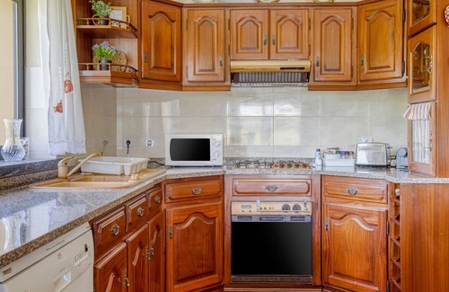 Camparca House | Carcavelos Villa with Pool