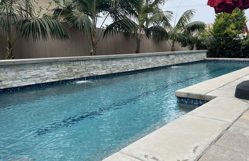 Cardiff-by-the-Sea House | Cardiff 5 bedroom home w/pool & gated driveway near beach