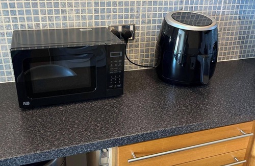 Castle Quarter Apartment | Cardiff Apt - Sleeps 6 - Castle & Stadium Nearby