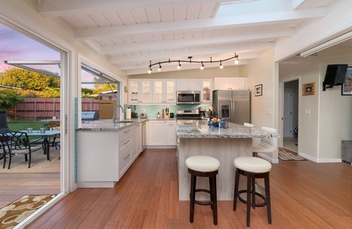 Cardiff-by-the-Sea House | Cardiff by the Sea - Coastal Oasis & Cedar Hot Tub
