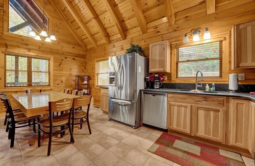 Sugar Grove Cabin | Cardinal Cabin (Hocking Hills area)