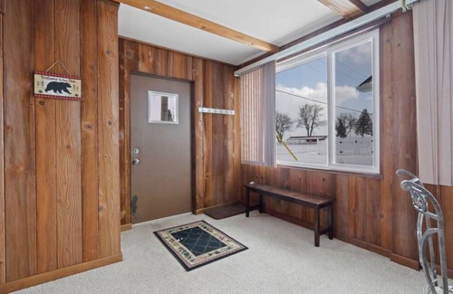 Lexington House | Cardinal Cottage Retreat! 4 Homes Away from beach!