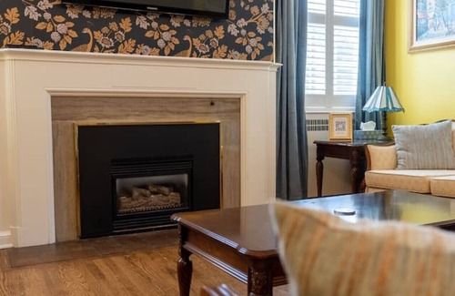 Cornwall House | ~Cardinal Inn~ Bed and Breakfast
