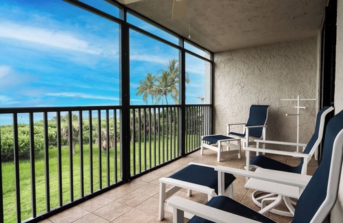 Beachview Country Club Estates House | Carefree Beachfront Sanibel Rental - Compass Point 152