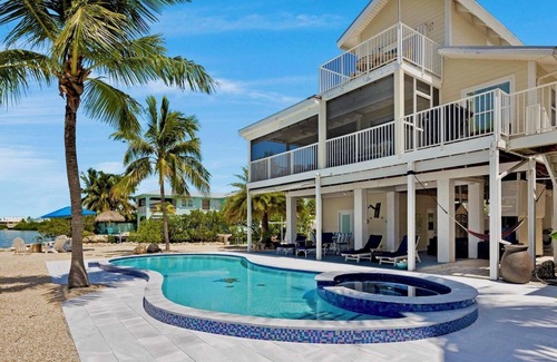 Cutthroat Harbor Estates House | *CAREFREE ON CUDJOE @ THE BAY* Waterfront Home & Pool + LAST KEY SERVICES…