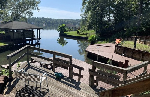Lake Oconee House | Carey’s Cove on Lake Sinclair