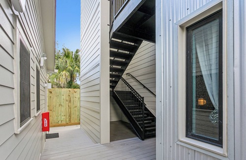 Faubourg Marigny Hotel | Caribbean Casita at Faubourg Orleans. King Suite with exterior private entrance.