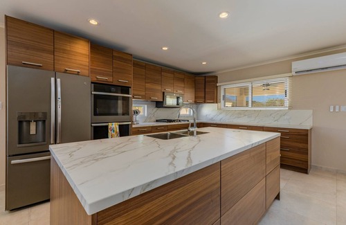 Washington House | Caribbean Queen Luxury villa w/pool & jacuzzi