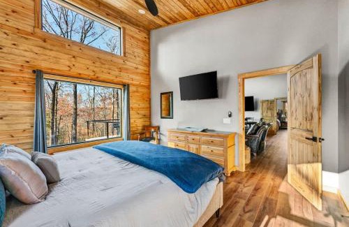 Fayetteville House | Caribou Cabin at Thunder Bluff