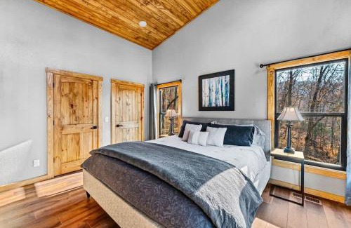 Fayetteville House | Caribou Cabin at Thunder Bluff