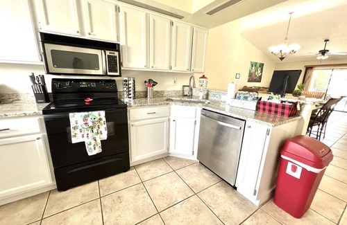 Poinciana House | Caribou Tropical 🌴Disney🎢Oasis 🥥with a Pool🏊‍♂️