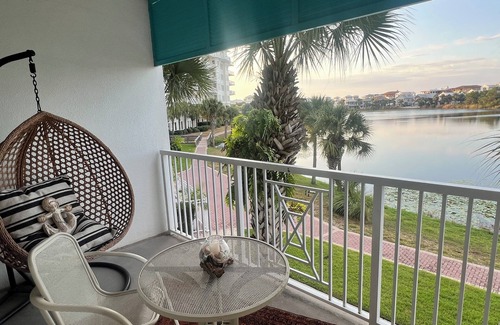 Sunnyside Condo | Carillon Beach Condo with Lakeview & PRIVATE beach access, near 30A & Pier Park