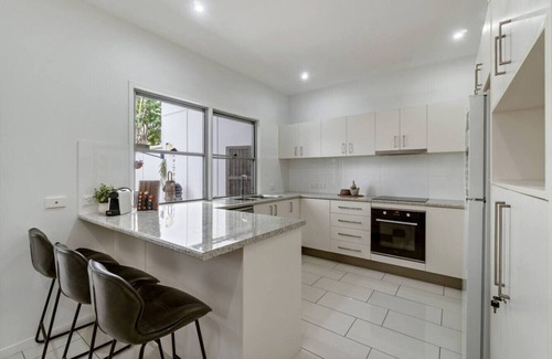 Brisbane House | Carina heights stunning 3bd Townhouse|close to CBD