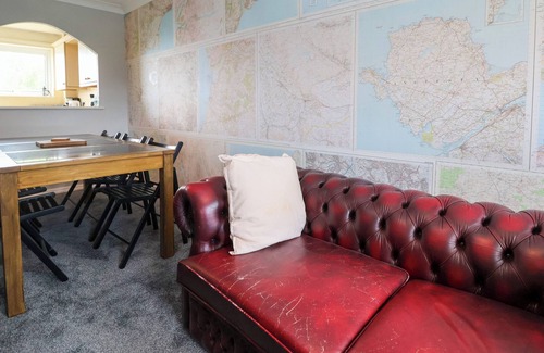 Llandudno Cottage | CARISBROOK, pet friendly, country holiday cottage in Llandudno