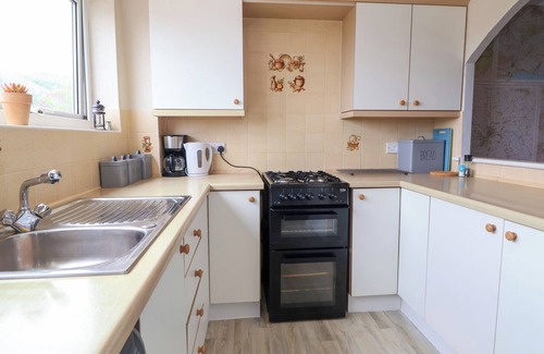 Llandudno Cottage | CARISBROOK, pet friendly, country holiday cottage in Llandudno