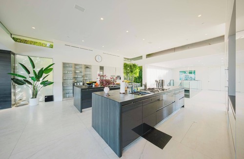 Trousdale Estates Villa | Carla Ridge View - Modern Contemporary Compound by Award Winning Architect
