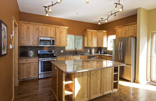 Harrison Cabin | Carlin Bay Retreat on Lake Coeur d'Alene - Eagle Watch this Winter!