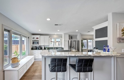 Carlsbad House | Carlsbad Charm – 3 BDR Stunner w/Spacious Back Yard, Pet Friendly!
