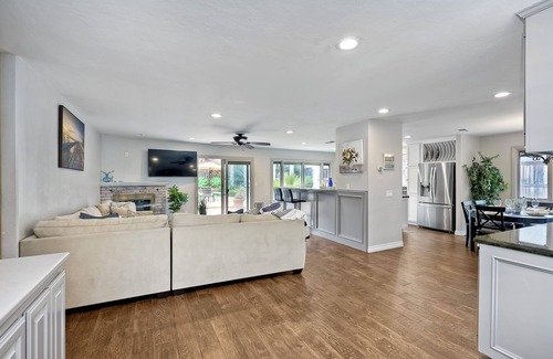 Carlsbad House | Carlsbad Charm – 3 BDR Stunner w/Spacious Back Yard, Pet Friendly!