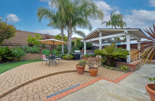Carlsbad House | Carlsbad Charm – 3 BDR Stunner w/Spacious Back Yard, Pet Friendly!
