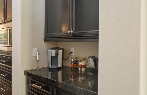 Carlsbad House | Carlsbad Oasis, Luxe 5 BR + Studio. Pool, Spa, Outdoor Dining|Close to Beach