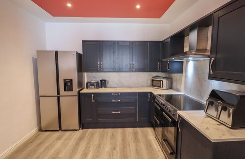 Skegness House | CARLTON HOUSE, pet friendly, character holiday cottage in Skegness