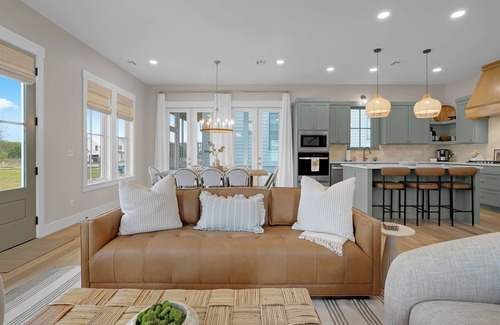 Eufaula House | Carlton Landing-All Decked Out