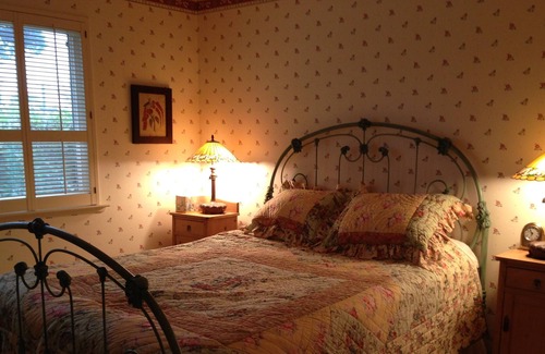 Golden Rectangle Cottage | CARMEL CLASSIC near Forest Theater