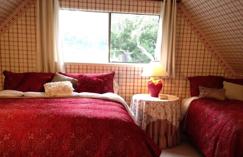 Golden Rectangle Cottage | CARMEL CLASSIC near Forest Theater