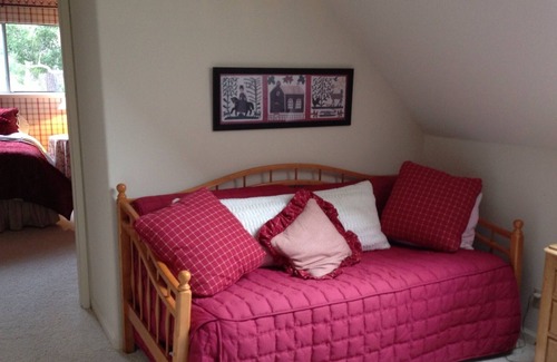 Golden Rectangle Cottage | CARMEL CLASSIC near Forest Theater