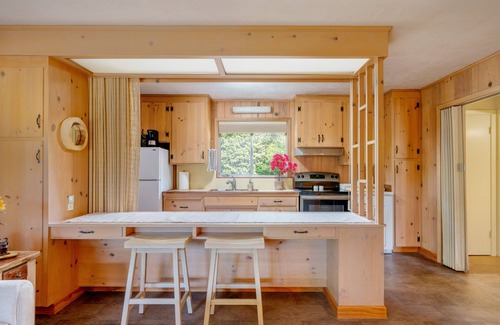 Carmel House | Carmel Cottage by the sea LuxeC
